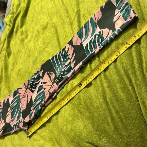 Nike Dri-Fit Women's Printed Botanical Fast Crop Running Legging Sz Small - Picture 9 of 9